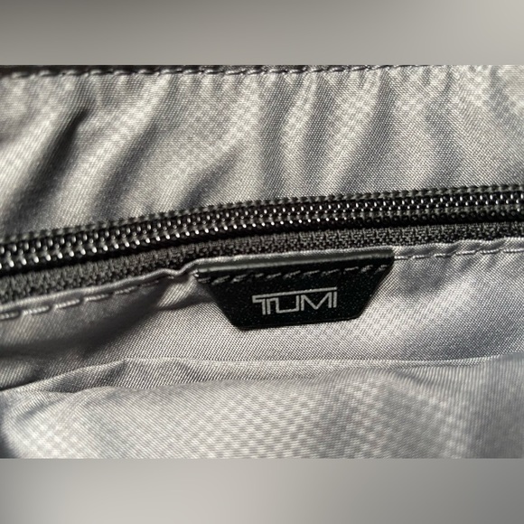 Tumi Hazel Crossbody Devoe Collection in Black with Gunmetal Hardware - Picture 7 of 11